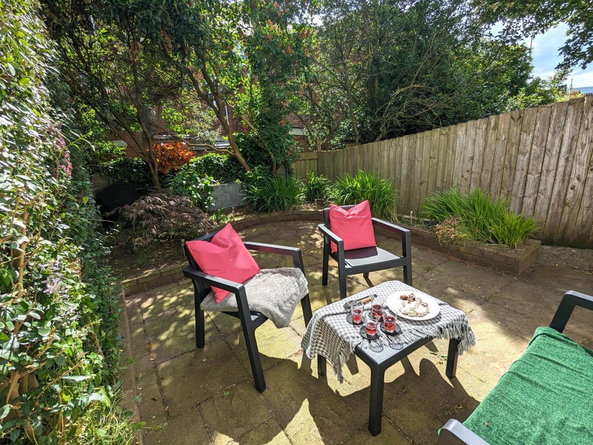 Heart Of Belfast With Private Garden Villa Exteriör bild